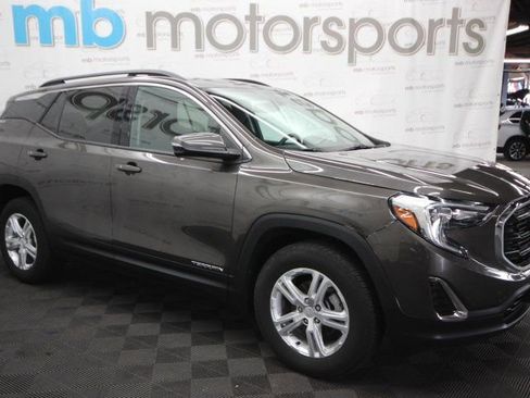 Used 2019 GMC Terrain SLE w/ Driver Convenience Package image 8