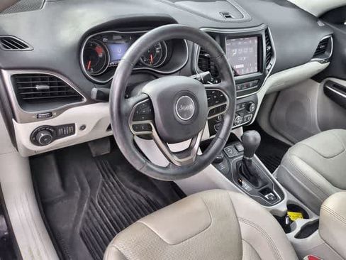 Certified 2021 Jeep Cherokee Latitude Lux w/ Comfort/Convenience Group AWD/4WD image 10