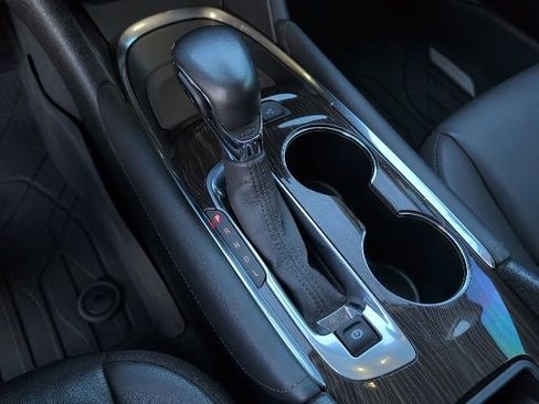 Used 2022 Chevrolet Malibu Premier image 24