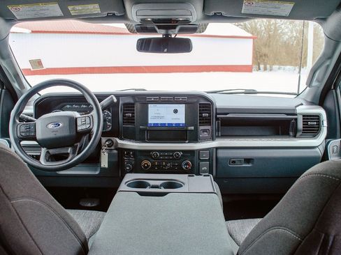 Used 2023 Ford F350 XLT image 32