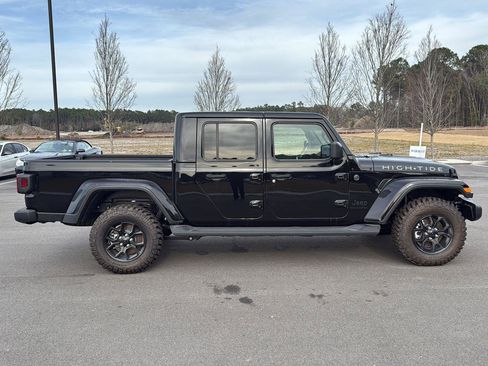 New 2025 Jeep Gladiator High Tide image 8