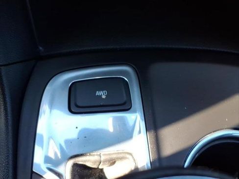 Used 2018 Chevrolet Equinox LS AWD/4WD image 25