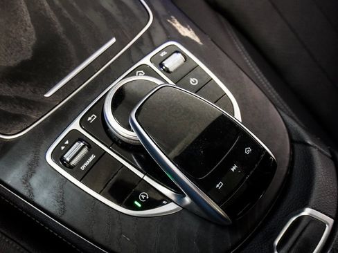 Used 2020 Mercedes-Benz E 350 4MATIC Sedan image 45