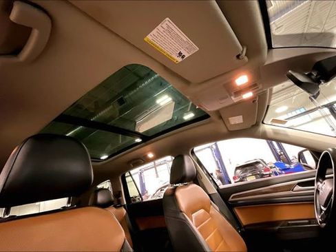 Used 2018 Volkswagen Atlas SEL Premium image 22