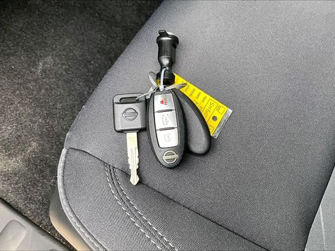 Certified 2025 Nissan Frontier SV RWD image 15