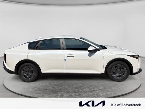 New 2026 Kia K4 FWD image 4