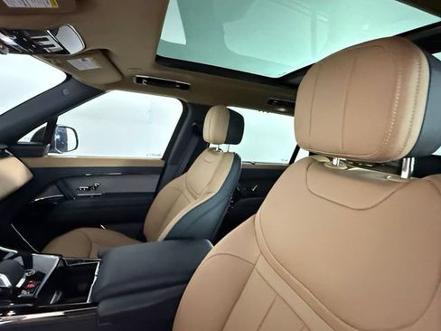Certified 2025 Land Rover Range Rover Sport Autobiography AWD/4WD image 12