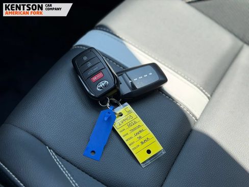 Used 2026 Toyota Camry SE FWD image 33