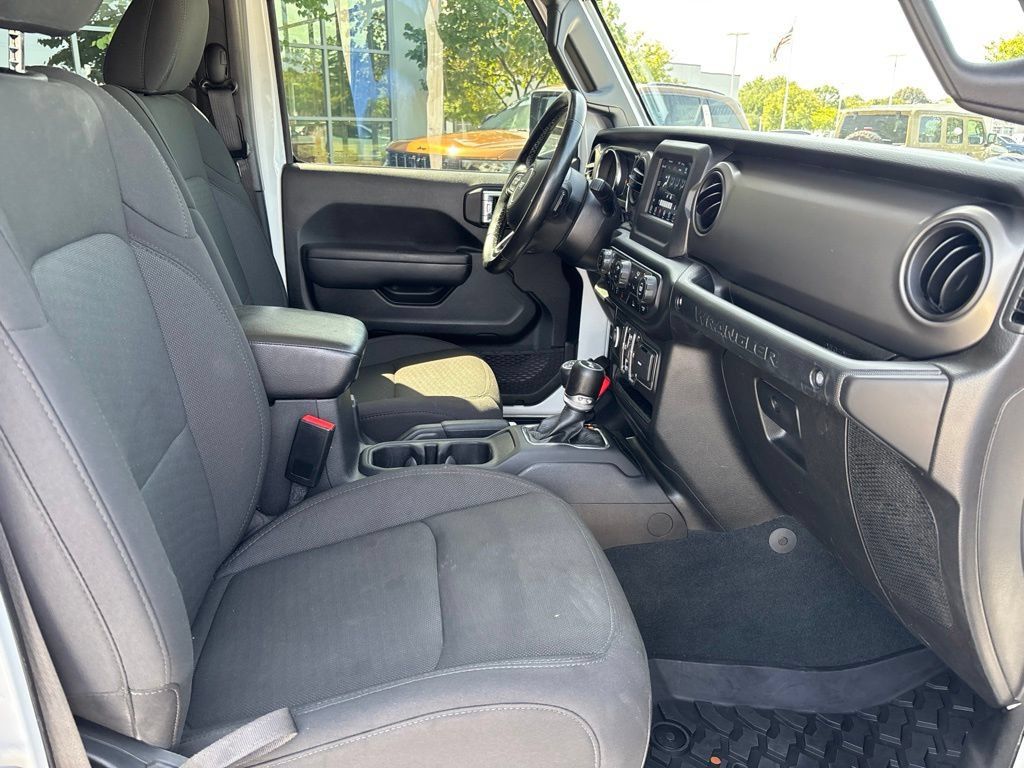 Used 2022 Jeep Wrangler Unlimited Sport AWD/4WD image 28