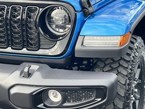 New 2026 Jeep Gladiator Sport AWD/4WD image 10