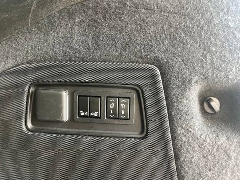 Used 2021 Cadillac Escalade ESV Sport Platinum RWD image 15