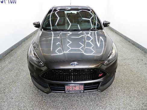 Used 2018 Ford Focus ST FWD image 2
