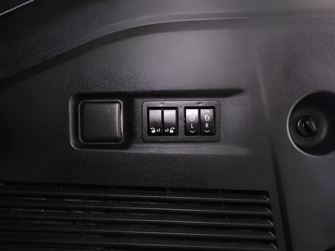 Used 2023 Chevrolet Suburban Premier AWD/4WD image 37