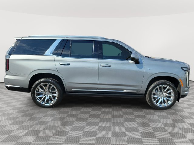Used 2026 Cadillac Escalade Luxury w/ LPO, Radiant Package AWD/4WD image 3