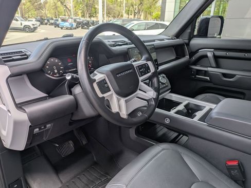 Used 2025 Land Rover Defender 110 X-Dynamic SE image 14