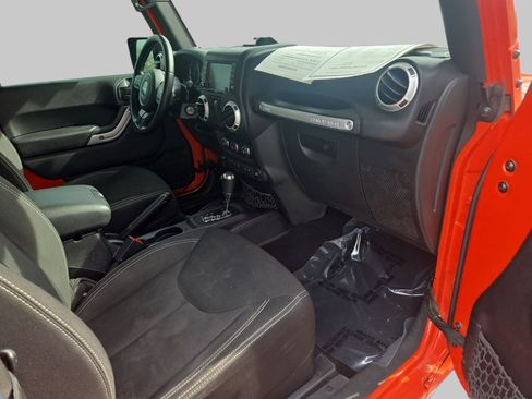 Used 2015 Jeep Wrangler Sahara w/ Dual Top Group AWD/4WD image 10