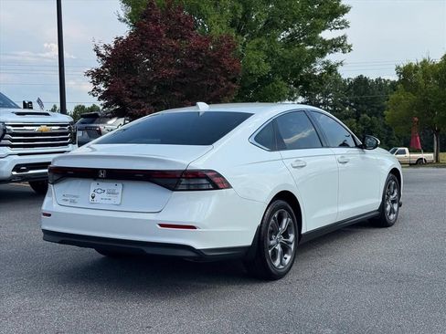 Used 2024 Honda Accord EX image 3