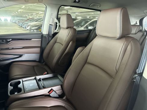 New 2026 Honda Odyssey Touring image 13