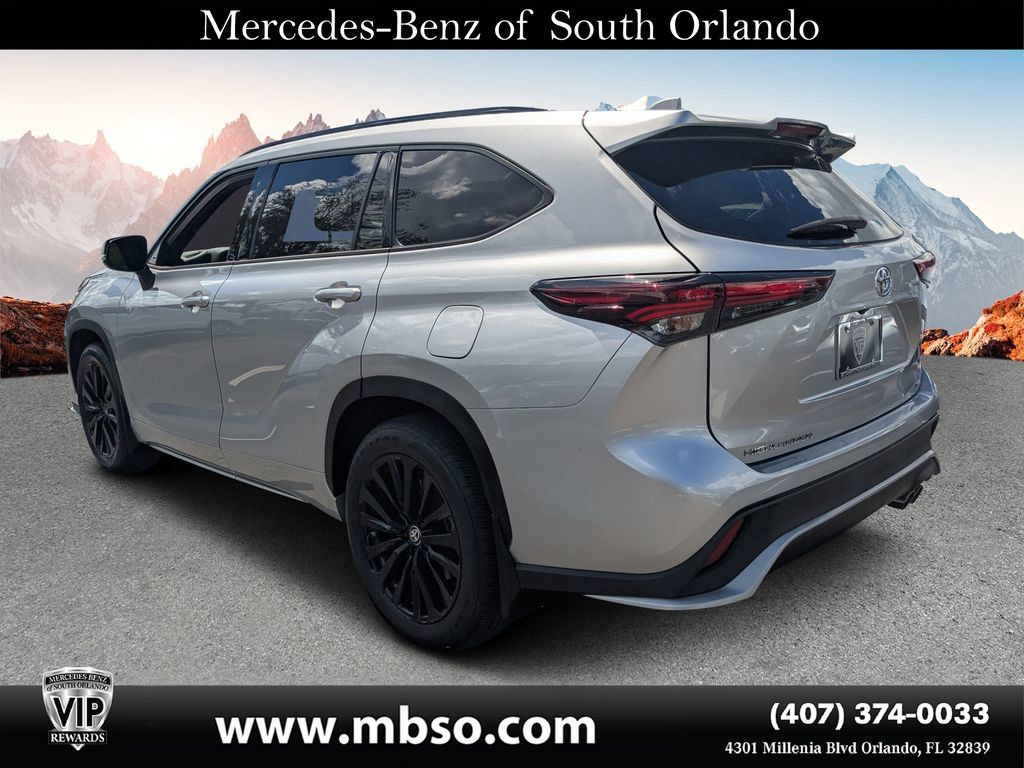 Used 2024 Toyota Highlander XSE FWD image 19