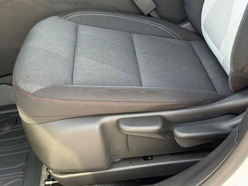 New 2026 Chevrolet Trax RS w/ Sunroof Package FWD image 17