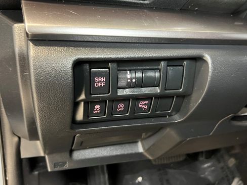 Used 2022 Subaru Crosstrek 2.5i Limited w/ Moonroof Package 2 image 29