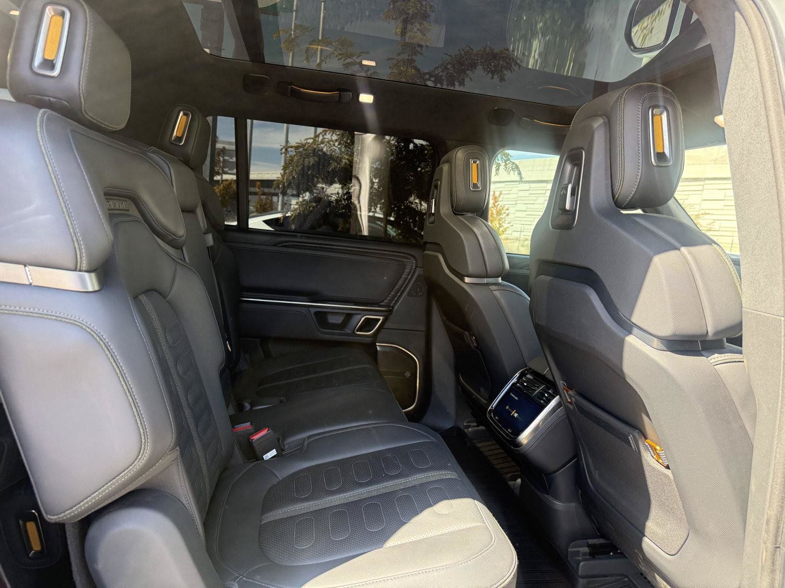 Used 2023 Rivian R1S Launch Edition Quad AWD/4WD image 23