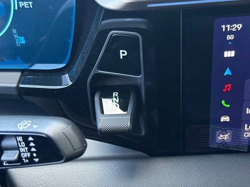 New 2025 Porsche Macan Electric image 23