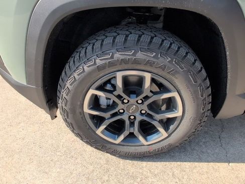 New 2026 Chevrolet Equinox ACTIV w/ Convenience Package III image 3