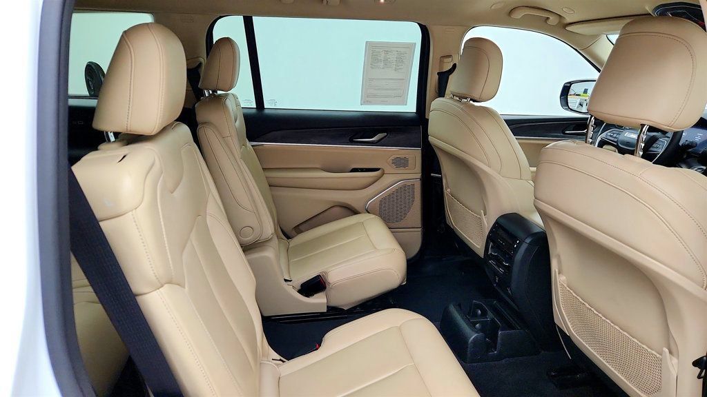 Used 2022 Jeep Grand Cherokee L Limited AWD/4WD image 43
