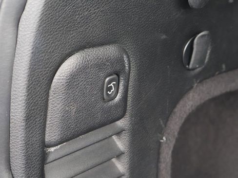 Used 2019 Jeep Grand Cherokee Altitude image 45