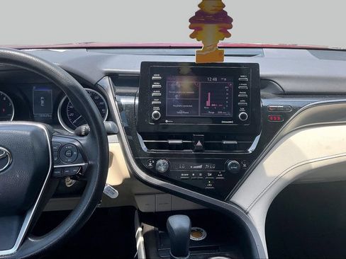 Used 2022 Toyota Camry LE FWD image 6