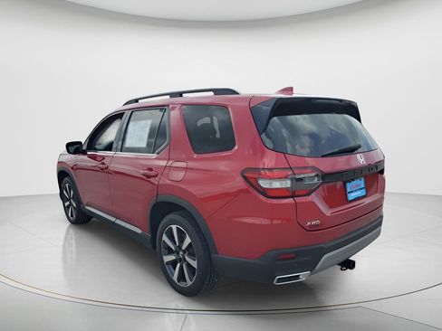 Used 2024 Honda Pilot Touring image 7
