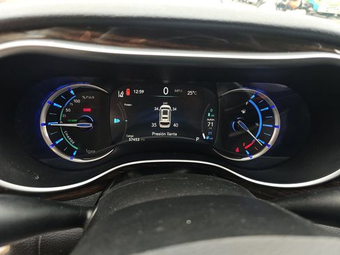 Used 2021 Chrysler Pacifica Limited w/ Premium & Safety Sphere Group image 13