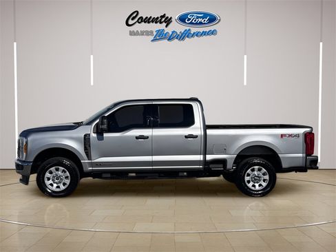 Used 2024 Ford F250 XLT w/ FX4 Off-Road Package image 3
