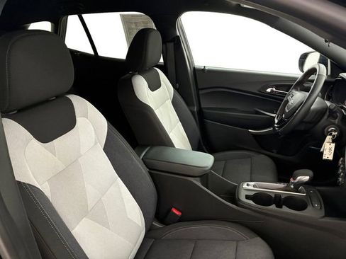Used 2024 Chevrolet Trax RS image 14