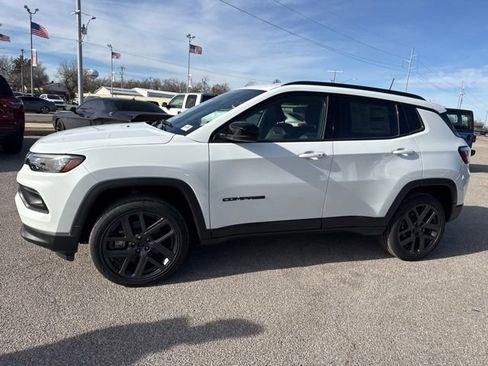 New 2026 Jeep Compass Latitude AWD/4WD image 3