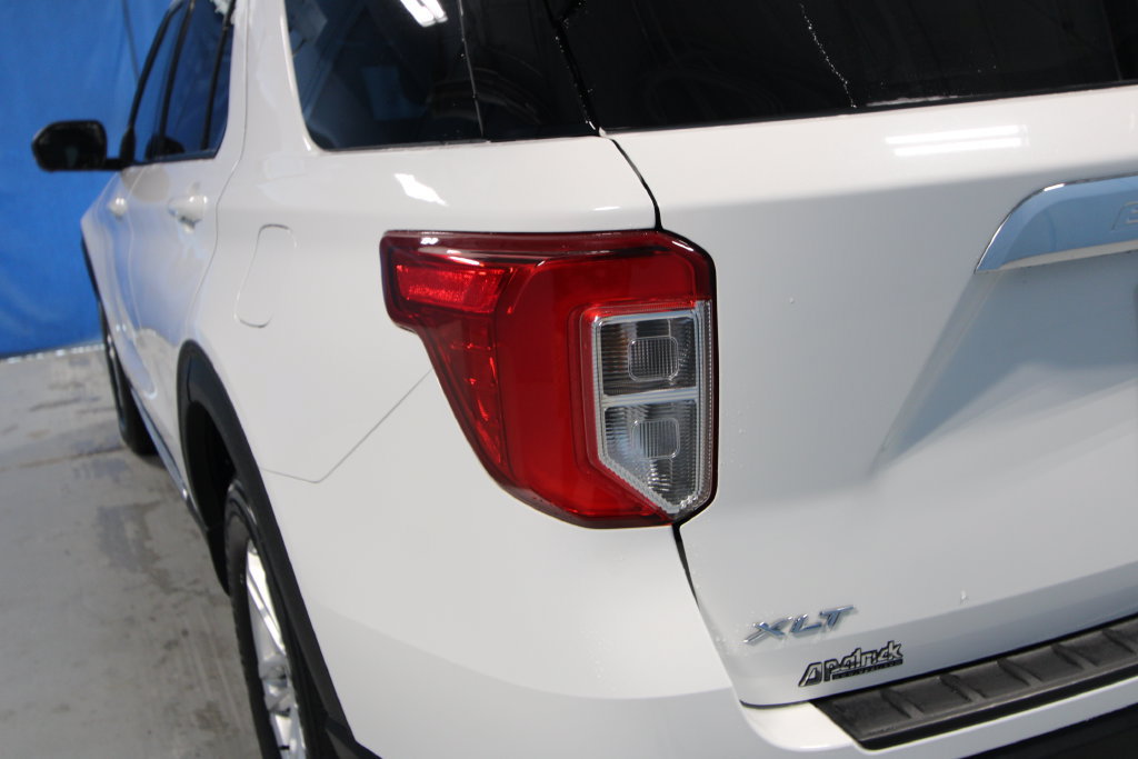Used 2023 Ford Explorer XLT w/ Equipment Group 202A AWD/4WD image 38