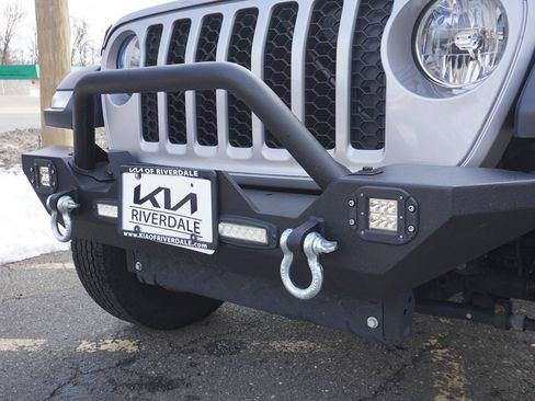 Used 2020 Jeep Gladiator Sport w/ Quick Order Package 24S image 18