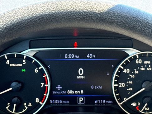 Used 2023 Nissan Altima 2.5 SV FWD image 4