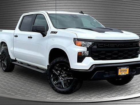 Used 2026 Chevrolet Silverado 1500 Custom Trail Boss w/ Dark Appearance Package AWD/4WD image 3
