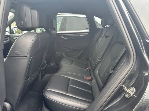 Certified 2026 Porsche Macan AWD/4WD image 6