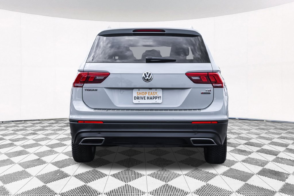 Used 2018 Volkswagen Tiguan S w/ 3rd Row Seat Package AWD/4WD image 12