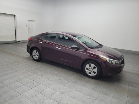 Used 2017 Kia Forte LX image 11