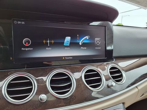 Used 2018 Mercedes-Benz E 300 image 26