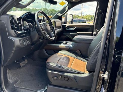 Used 2024 Chevrolet Silverado 2500 High Country w/ High Country Premium Package AWD/4WD image 17