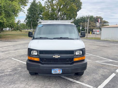 Used 2015 Chevrolet Express 3500 image 2