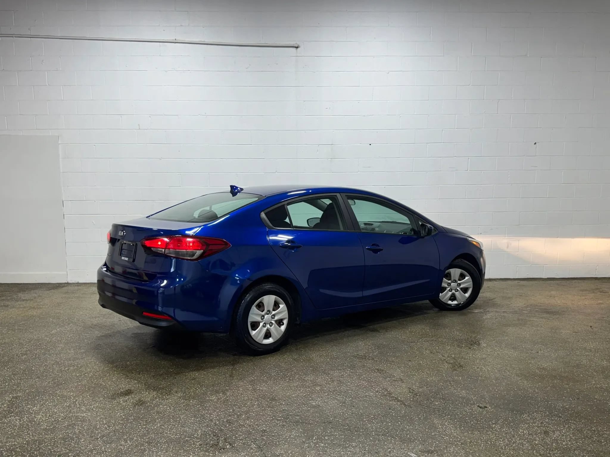 Used 2017 Kia Forte LX FWD image 3