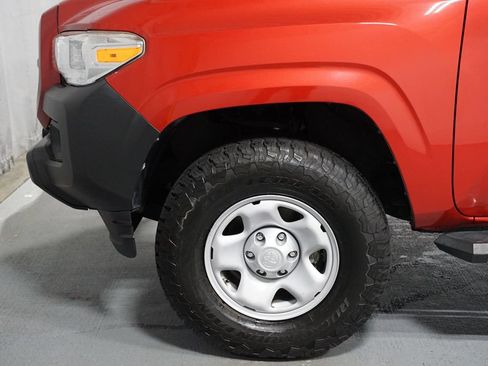 Used 2018 Toyota Tacoma SR RWD image 5
