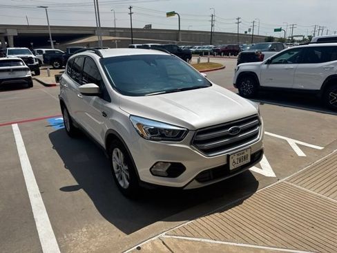 Used 2019 Ford Escape SEL FWD image 2