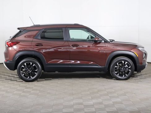 Used 2023 Chevrolet TrailBlazer LT w/ Convenience Package AWD/4WD image 17